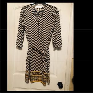 Black & Cream dress with an accent of yellow. Sz M